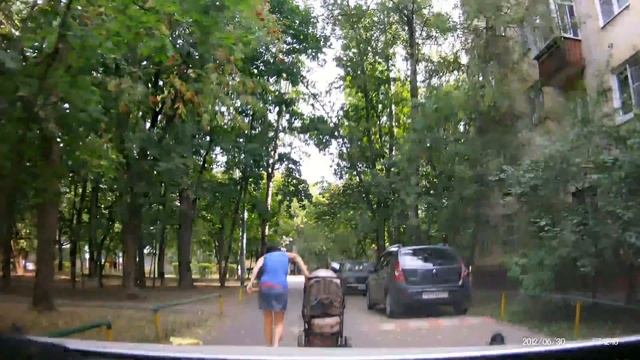 Баба с коляской