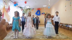 Выпускной из детского сада.песня«До свиданья дом родной!»