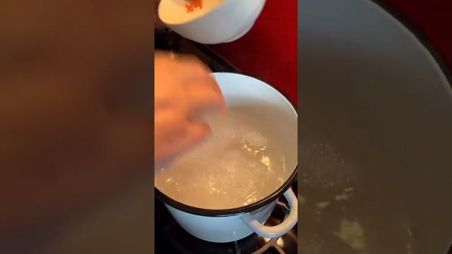 Борщ вегетарианский с красной чечевицей и шампиньонами смотреть онлайн