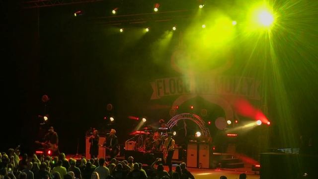 Flogging Molly - "Devil's Dance Floor" смотреть онлайн