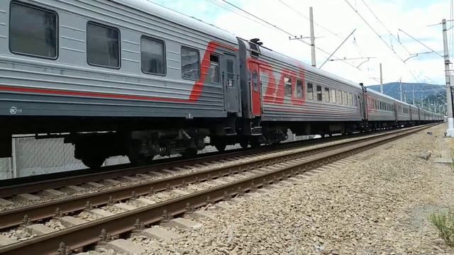 2ЭС4К - 071 с поездом №475Г Казань – Имеретинский курорт смотреть онлайн