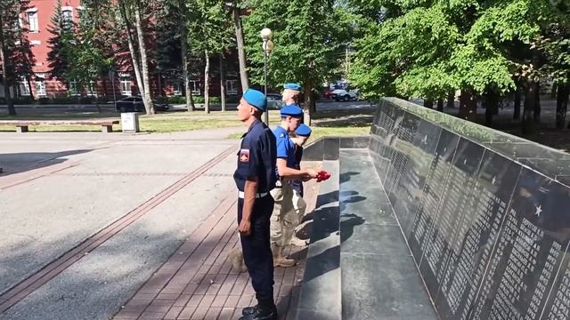 Возложение цветов к памятным знакам и местам массовых захоронений "Память сердца" смотреть онлайн
