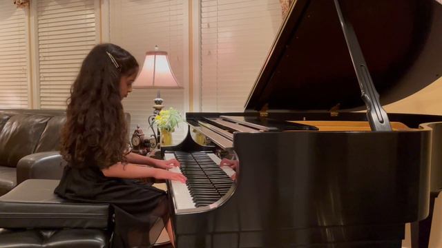 Sarah Fernandes - J.S. Bach's Italian Concerto, BWV 971 - 1st movement смотреть онлайн