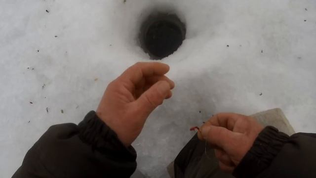 ОКУНЬ НА ЖАРЁХУ !!! РЫБАЛКА ОТ 02.04.2022. смотреть онлайн