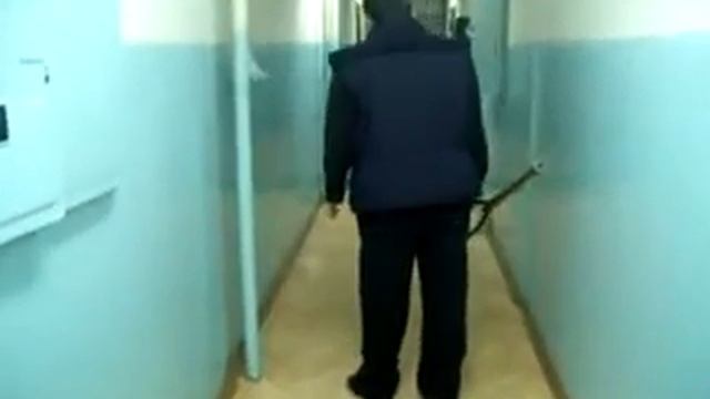с костылём и без.3gp смотреть онлайн