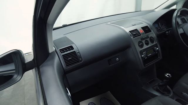 Volkswagen Touran 1 6 S 5dr 7 Seats