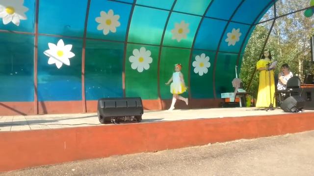 Танец "Ромашка"- 2015г., день с.п. Волчёнковское смотреть онлайн