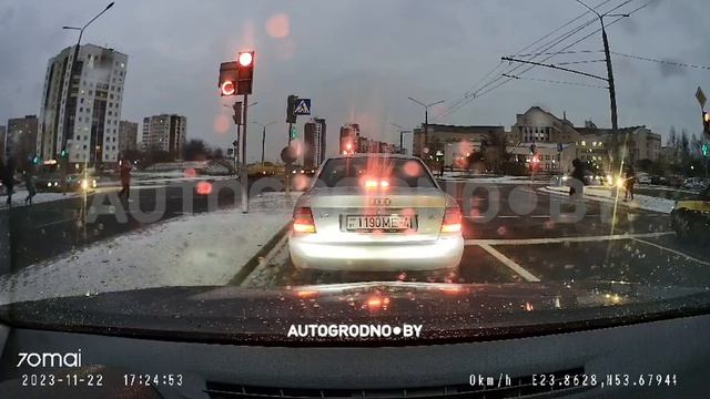 Странная ситуация, Гродно - BMW и VW смотреть онлайн