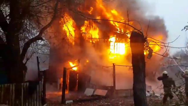Астрахань пожар на Бэра смотреть онлайн