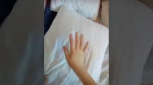 Как найть айфон и планшет под подушкой?