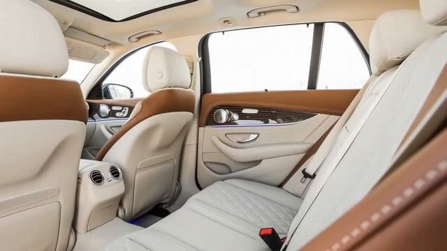 WOW AMAZING !!!! 2017 Mercedes AMG GLE43 vs 2017 Mercedes Benz E400 4MATIC смотреть онлайн