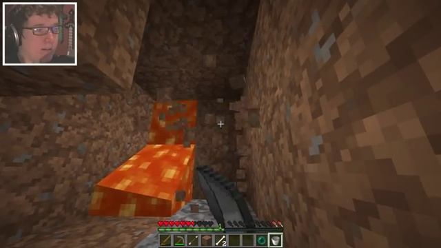 Minecraft | Bottle Ant Farm Survival - 02 - COBBLESTONE GENERATOR!