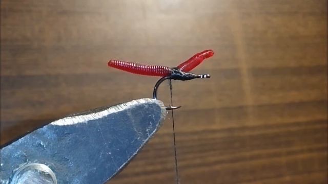Fly tying blood worm / изготовление мушки мотыль смотреть онлайн