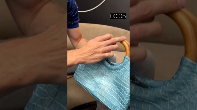 Цена сумки 111 500₽. Сумки из кожи крокодила, шоурум в СПб. Больше ассортимента в Telegram. смотреть онлайн