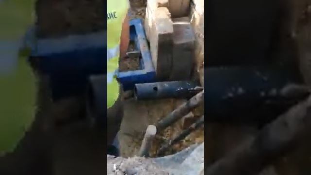 Прокладка трубопровода под дорогой. Компания "УралСтокСервис". смотреть онлайн