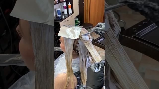 Окрашивание блонд 3 круга осветления из любой техники. Урок 1. Часть 1. смотреть онлайн