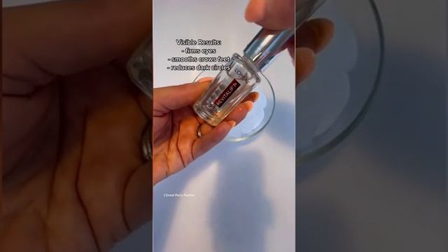 L’Oréal HA Eye Serum Review #lorealparis #loreal #eyeserum #eyecream #puffyeyes #skincareshorts смотреть онлайн