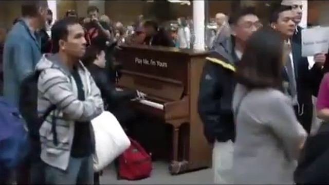 Пианино на вокзале смотреть онлайн