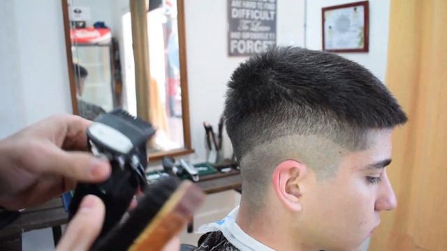 Como hacer DEGRADE en V.... (tutorial FACIL)#4 (curso de barberia) смотреть онлайн