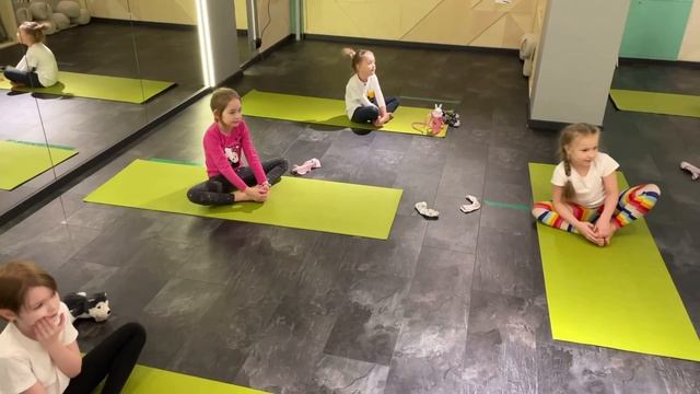 Santali Yoga Kids Детская Йога Санкт-Петербург смотреть онлайн