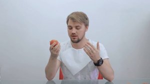 Как правильно целоваться. Помидорный лайфхак от гуру поцелуев.