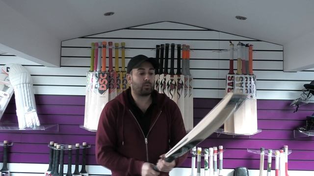 [4K] KIPPAX COLOSSUS BLACK AND CHROME CRICKET BAT REVIEW APRIL 2020 (£100 OFF) смотреть онлайн