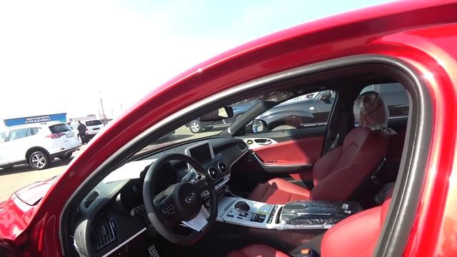 KIA Stinger смотреть онлайн