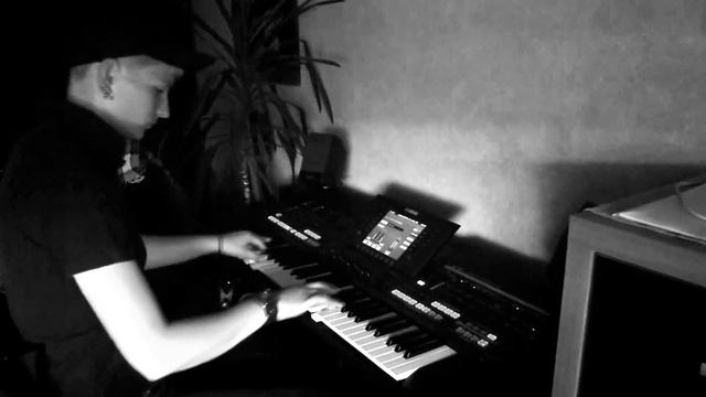 Nights in white Satin - The Moody Blues ... Yamaha Tyros 4 смотреть онлайн