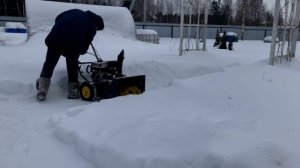 Снегоуборщик Champion st 556 бензиновый - тестируем  на выносливость. Моя техника, обзор.
