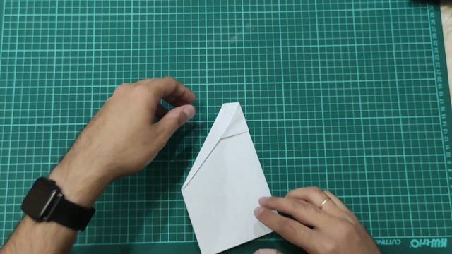 Самолет с КУДРЯВЫМИ крыльями, который ДАЛЕКО ЛЕТАЕТ! Paper airplane with curly wings смотреть онлайн