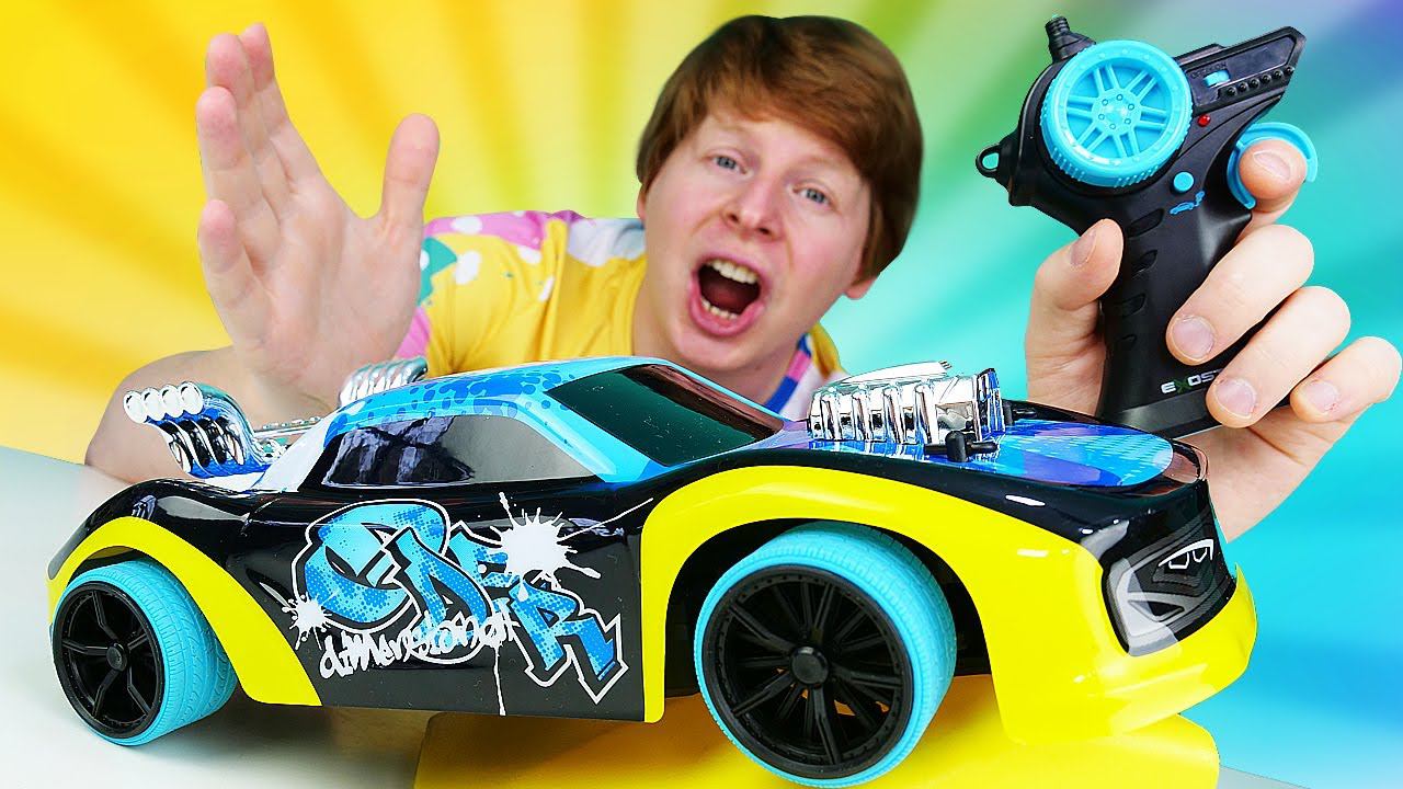 Видео шоу для мальчиков Hey,Toys! Крутые гоночные машинки EXOST - игрушки для детей соревнуются смотреть онлайн
