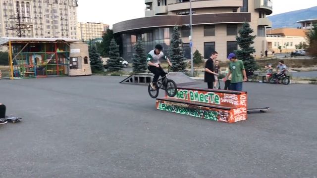 Влог-махачкалинский бмх. БМХ В МАХАЧКАЛЕ! День когда ничего не получается(( смотреть онлайн