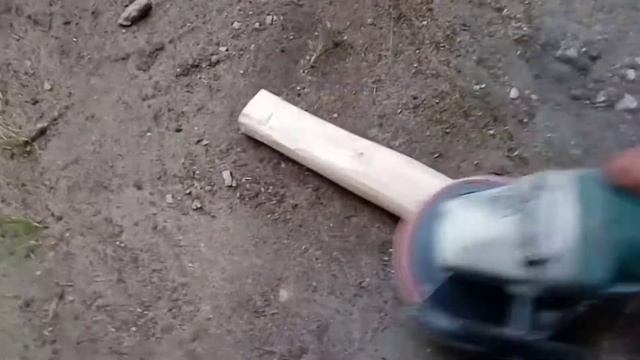 Делаю рукоять, для кувалды из ясеня, топором и болгаркой. смотреть онлайн