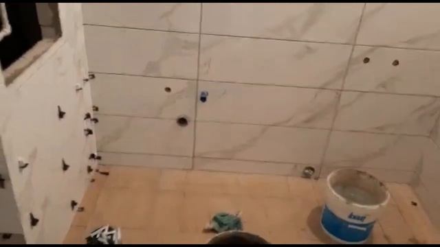 КЛАДКА ПЛИТКИ ТОНКОСТИ УКЛАДКИ ПЛИТКИ НА НЕРОВНЫЕ СТЕНЫ