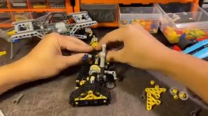 Арктический Внедорожник на гусеницах 4x4 / Шасси, Рулевая, Лебёдка / LEGO TECHNIC самоделка