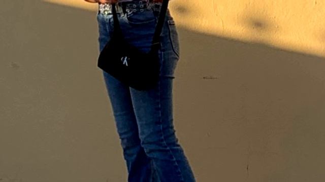 CALIFICANDO LOS MEJORES OUTFITS DE NUESTROS SEGUIDORES 👗👚 смотреть онлайн