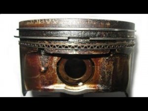 ДВИГАТЕЛЬ ЖРЕТ МАСЛО но КОМПРЕССИЯ ХОРОШАЯ