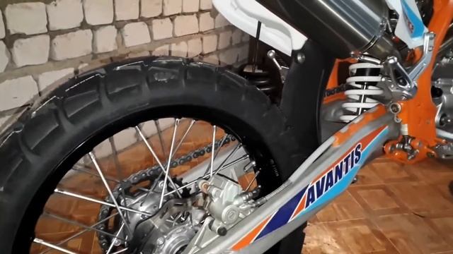 Avantis Enduro- установка дорожной резины и немного о электростартере смотреть онлайн