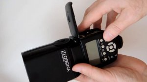 РЕМОНТ ФОТО  ВСПЫШКИ Yongnuo YN560 КРЫШКА БАТАРЕЙНОГО ОТСЕКА.