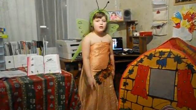 Страна читающая — Виолетта Бурдакова читает произведение «Стрекоза и Муравей» И. А. Крылова смотреть онлайн