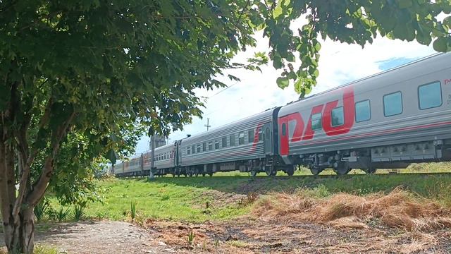 Электровоз ЭП1П-053 отправляется со ст Докшукино пассажирским поездом №362 Москва-Мин-Воды-Нальчик смотреть онлайн