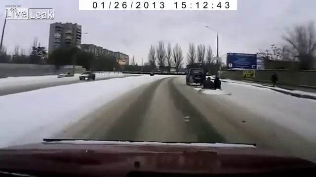 На Украине по дорогам ездят на ,,Ковре Самолете смотреть онлайн