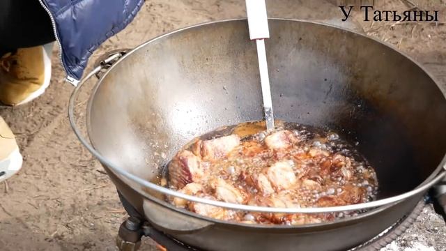 БАБУШКИН рецепт!!! КАРТОШКА с МЯСОМ ПО-СИБИРСКИ или ЖАРКОЕ в КАЗАНЕ на КОСТРЕ !!! смотреть онлайн