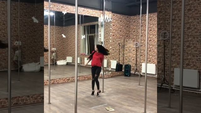 Мобильный шест , разборный переносной подиум пилон смотреть онлайн