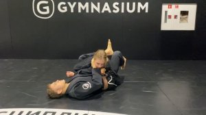 Рычаг локтя из закрытого гарда