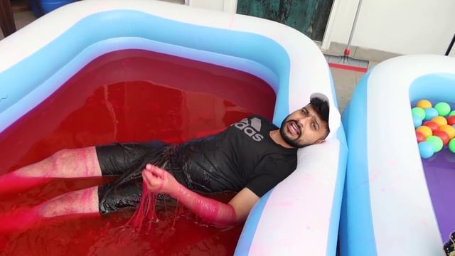 Living in SLIME POOL VS BALL POOL (24 HOURS) смотреть онлайн