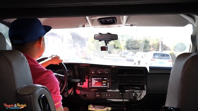 24 HOURS IN THE VAN CHALLENGE | KAYCEE & RACHEL in WONDERLAND FAMILY смотреть онлайн