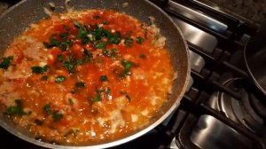 Готовим спагетти с тушенкой!