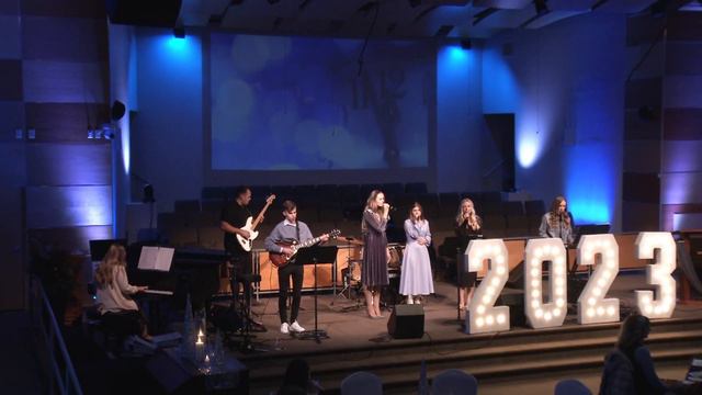 12/31/2022 Пение - "Бесконечный Бог" - Группа смотреть онлайн