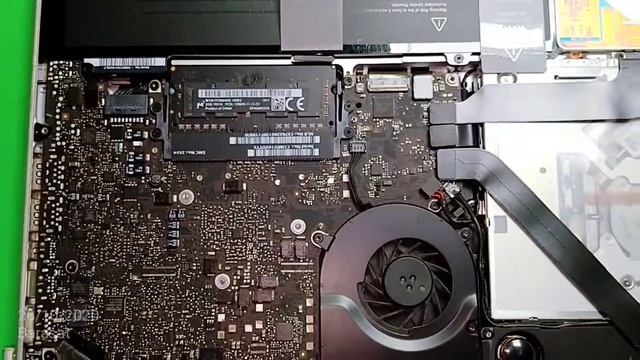 Macbook Pro MD101 Late 2011, Internal Views, Intel Processor 240gb Intel SSD Installation